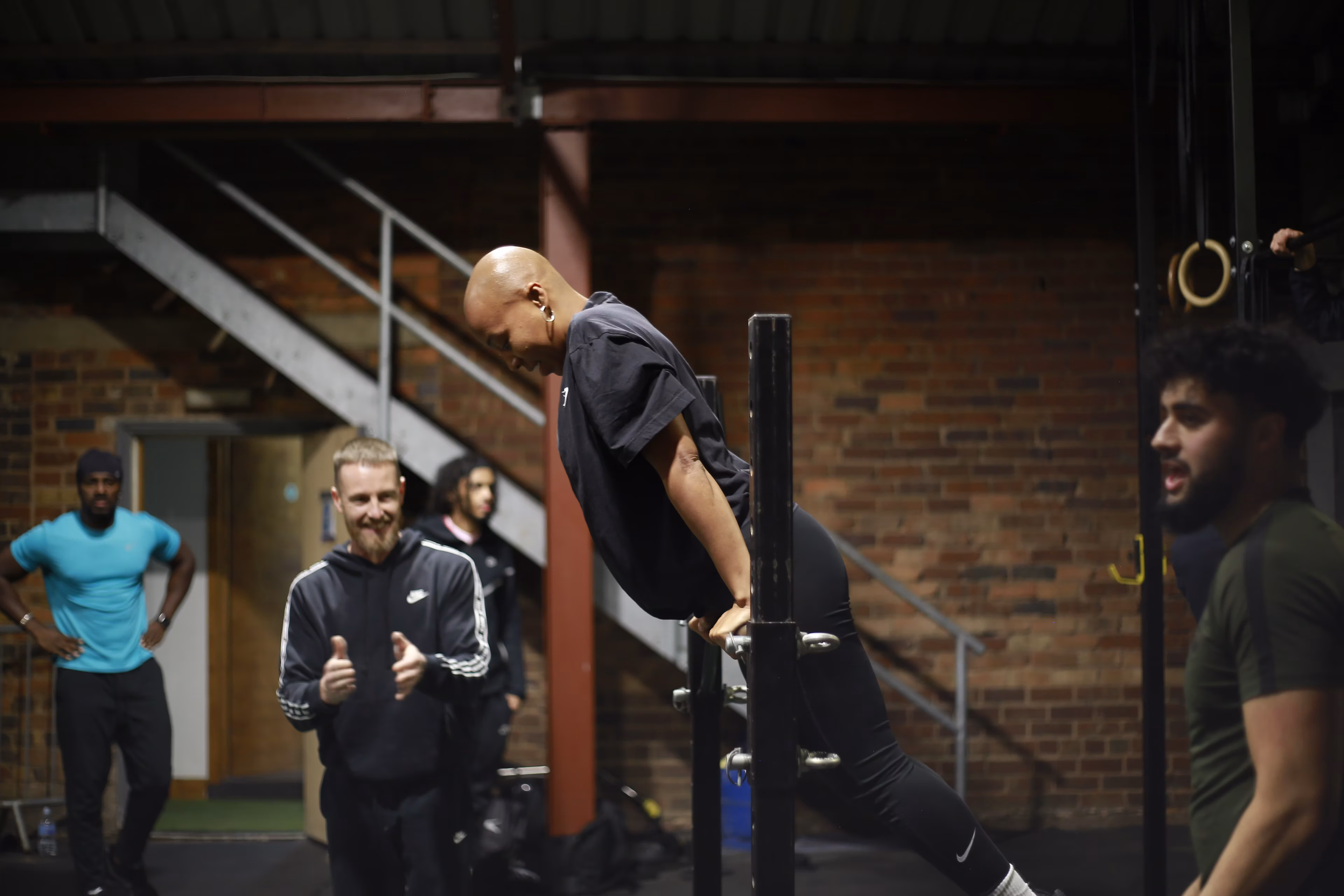 Straight bar lockout